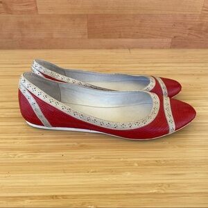 Chocolat Blu Women's White and Red Leather Flats Size 8